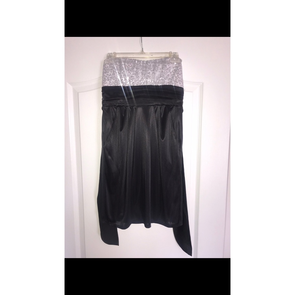 Black and White Cocktail Dress With Pockets